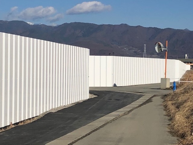 カラー安全鋼板