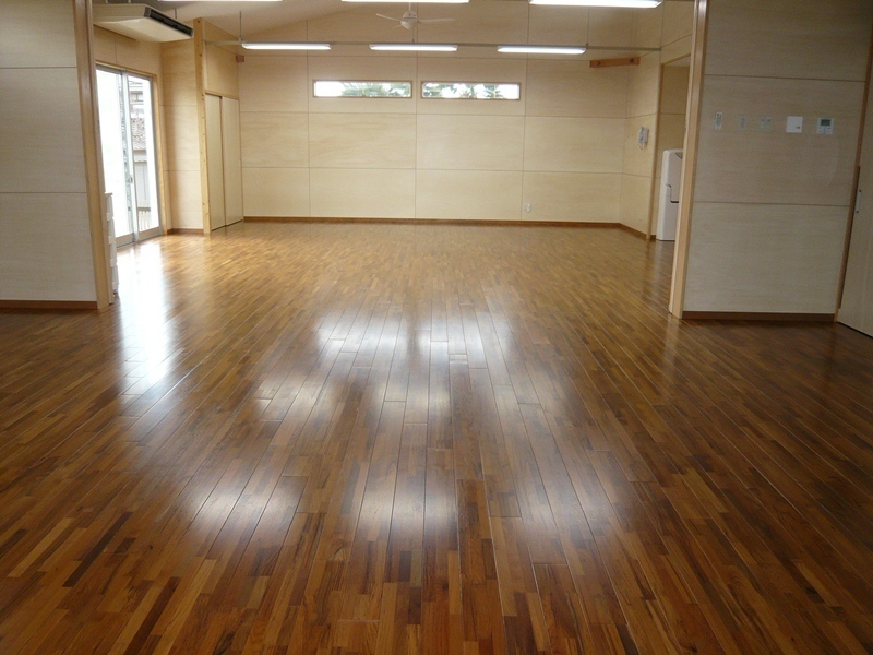 保育園、保育室施工例 品番No.12 T10×W76(2J)×L909mm　 床暖房適合製品 ウレタンクリア塗装製品