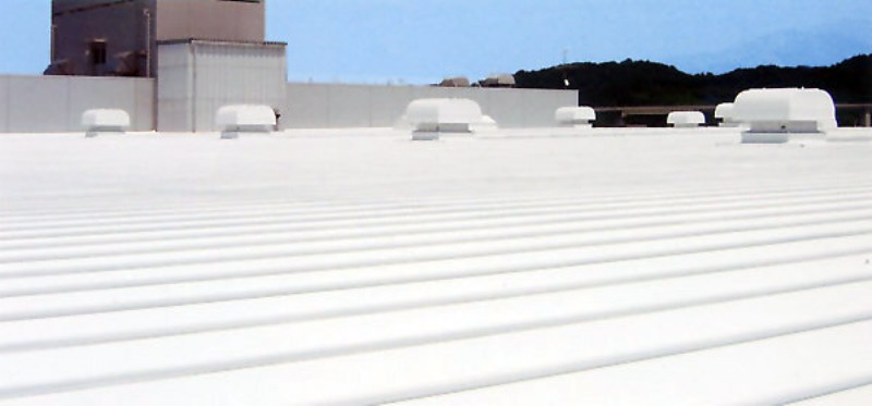 施工例：工場屋根（カラー鋼板）14500m2