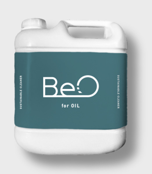 【OIL】
植物系/重油系/鉱物系などあらゆる油汚れに特化したBeO。油を乳化させ、水に溶ける物質に変え分解します。建物の外壁の他、床や換気扇、エアコン、アルミサッシにもご利用いただけます。