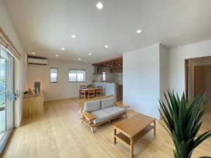 家族5人が集まり、ゆったりくつろげる20帖超のLDK