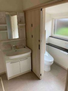 LDKから直接行き来できる位置に洗面脱衣室とトイレを配置