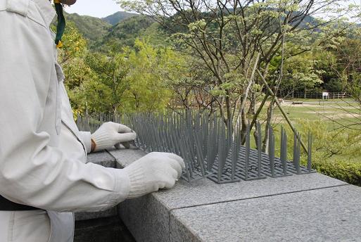 奥行のある場所には敷き詰めること。