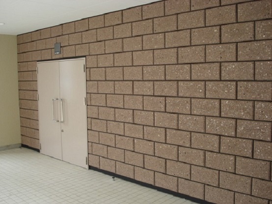 特別な仕上げ「テラネオ」。
重厚な仕上げとし、クォーツ、鉱石、および雲母を混ぜ合わせている。