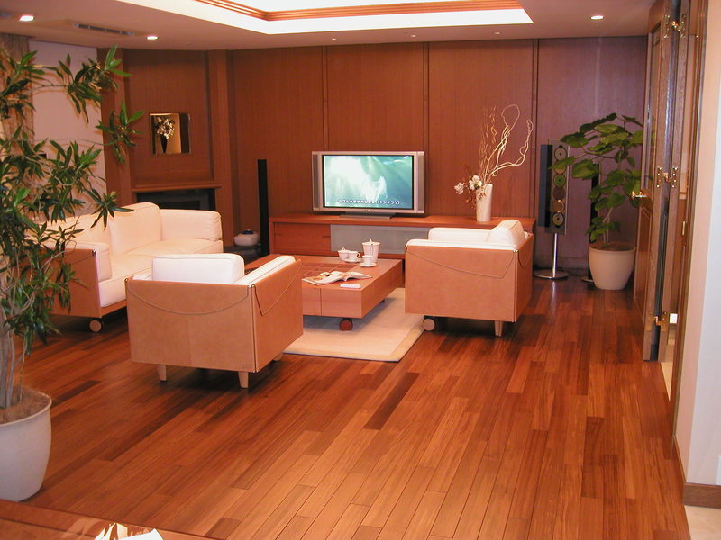 マンションのリビング 品番No.10　T10×W90×L909mm ソリッド材 ウレタンクリア塗装製品