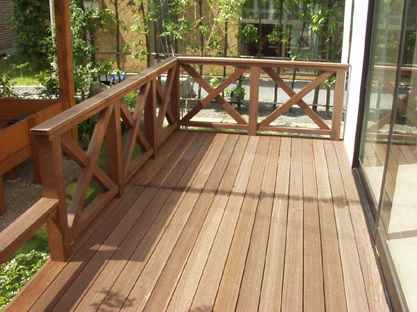 庭にもう一つのリビングを演出