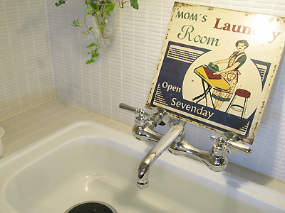 壁付混合水栓との組み合わせに最適。