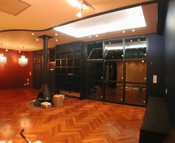 個人住宅のリビング施工例 T12(10+2)×W75×L455mm ウレタン着色 (荘厳色)塗装製品