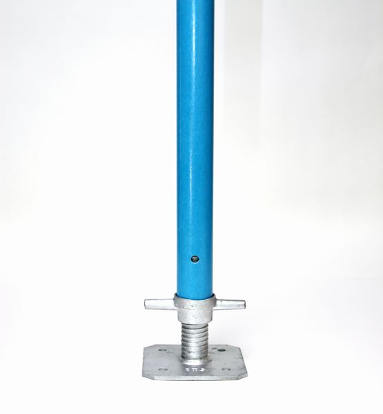 仮囲い用に、専用ジャッキベースもある（足場用としては認定されていない）。視認性も良く、美観に貢献。