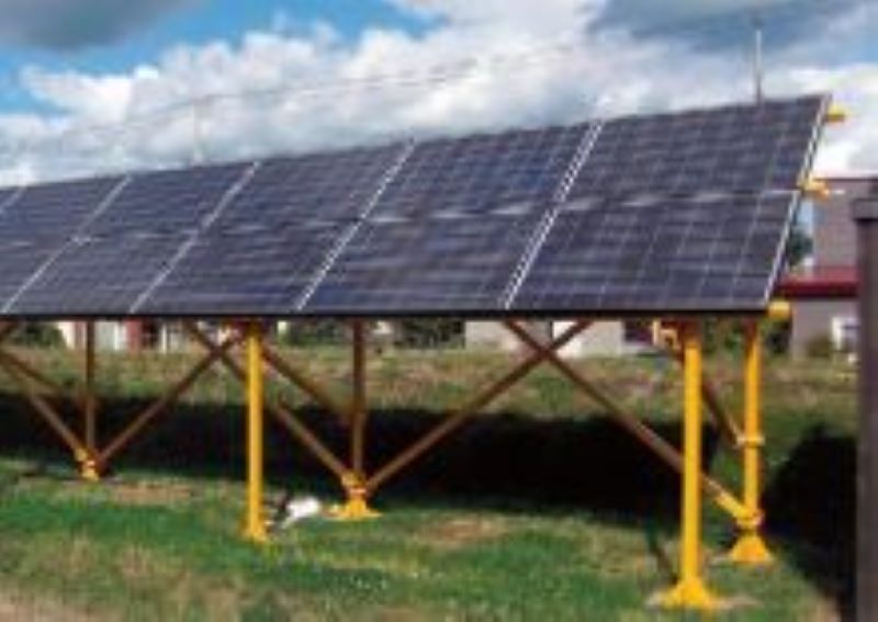 錆びず、耐候性が高く、海岸沿いの太陽光発電架台に最適。漏電防止、避雷効果にも有効。