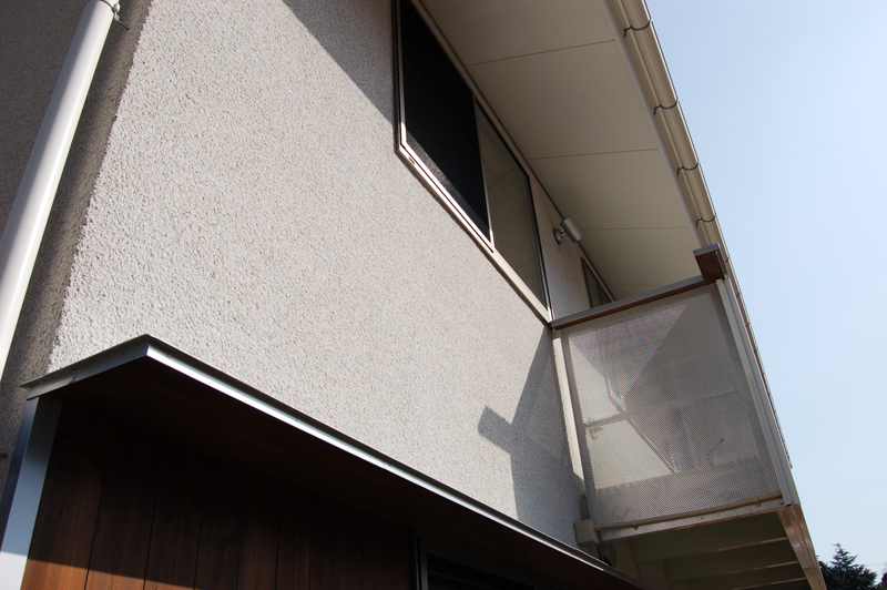 マグマ素材ならではの重厚で温かみのある質感。