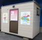 女性専用バイオトイレ。DX型。 女性のためのバイオトイレを女性目線で開発したもの。鏡や警報ベルも装備。タタミ1畳分のスペース付き。