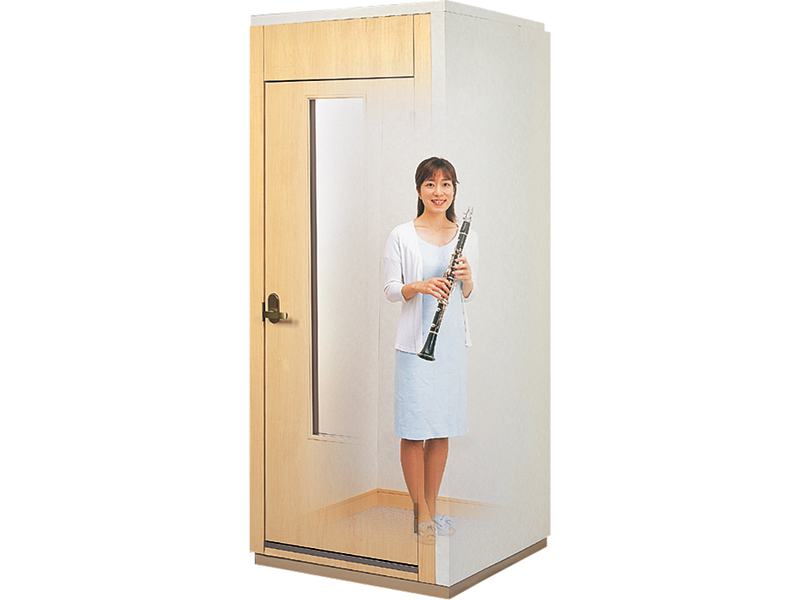 0.5畳タイプ　クラリネットのように、スペースを要しない楽器に。サイズ1,010mm×952mm　483,000円～　※写真は標準高さ2,092mm