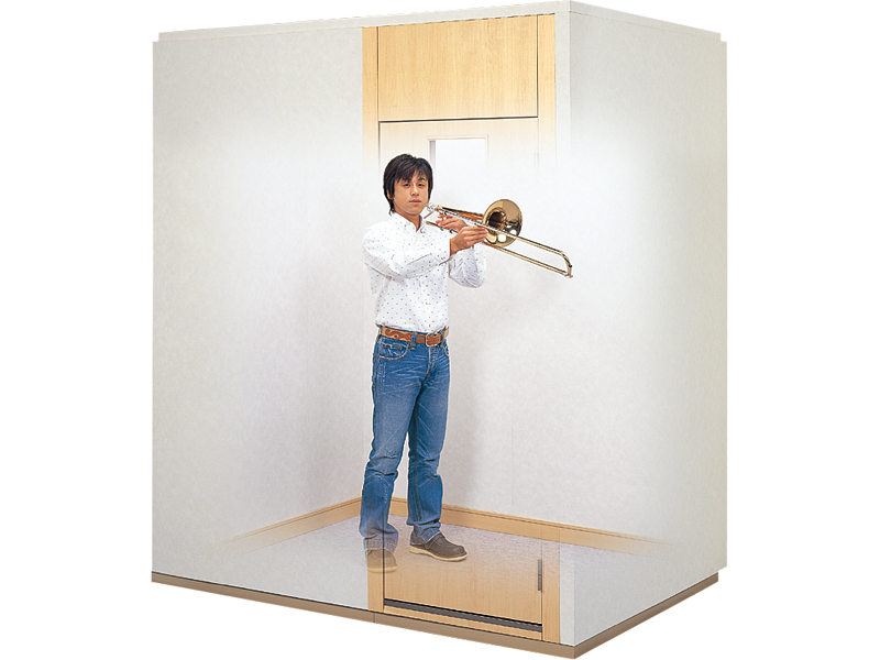 1.5畳タイプ　ほとんどの管・弦楽器に適している。　サイズ1,378×1,818mm　756,000円～　※写真はHi高さ2,280mm