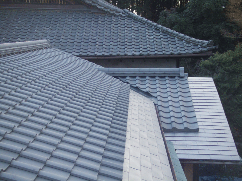 寺院腰葺き使用例（改修工事）