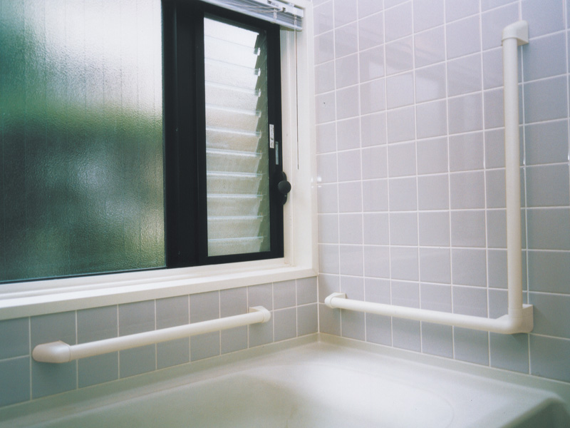 浴室補助手すりとして。