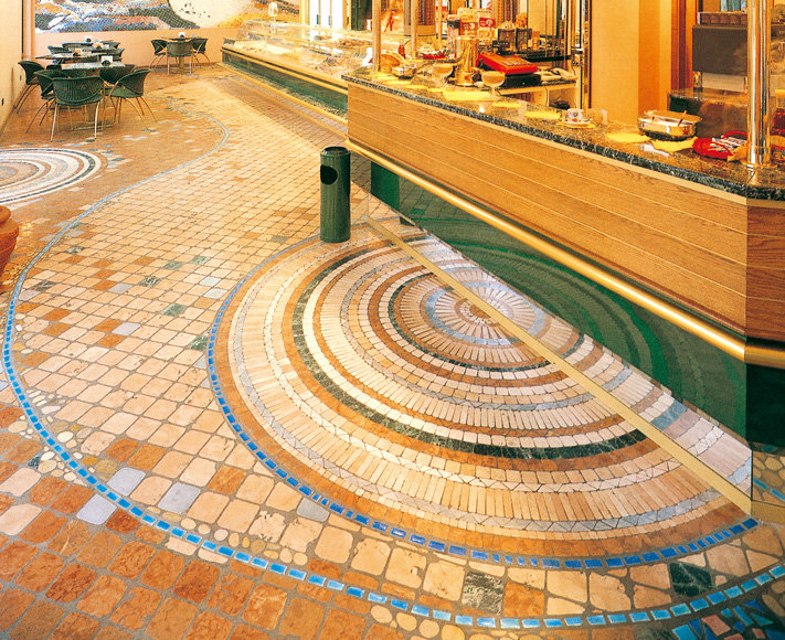 サークルアートを組むことも可能。 参考サイズ直径2,400mm この他にも特注アートをプランニングがら行うことができる。