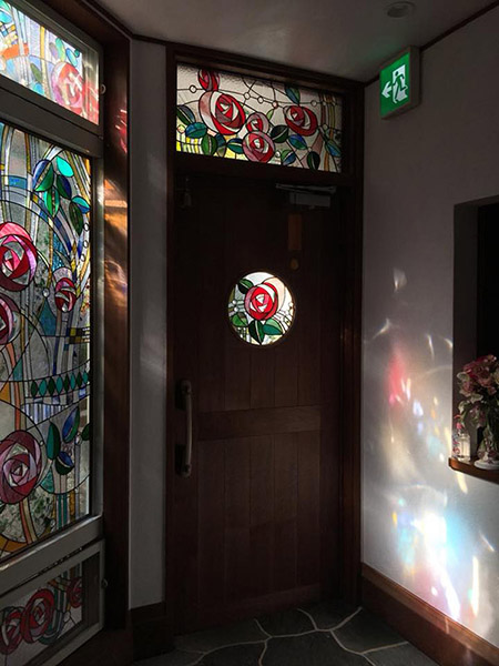 エントランス・ステンドグラス