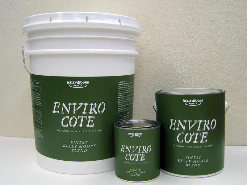 サイズは5ガロン・1ガロン・クオートの3種。艶は艶なし・3分艶あり・7分艶ありの3種。カラーは標準色で1300色以上。オーダーカラー可。