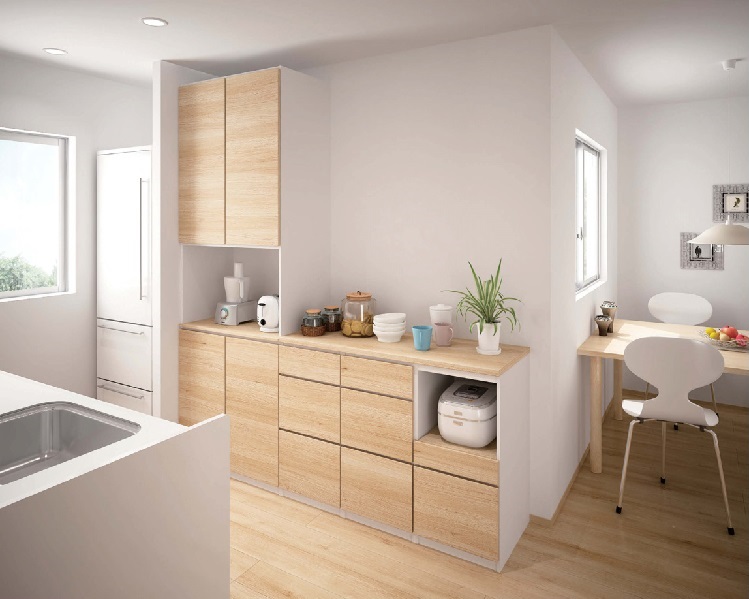 カップボードプラン 食器や家電も多数収納でき、料理や配膳などにも使える作業スペースが広がる。