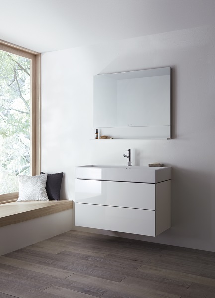 品番：DV8002-22 価格：￥213,000（税抜） サイズ：W1000×D470×H677mm
※写真掲載品のカシミアオークの他、バサルトマット・ホワイトグロスの計3色を展開