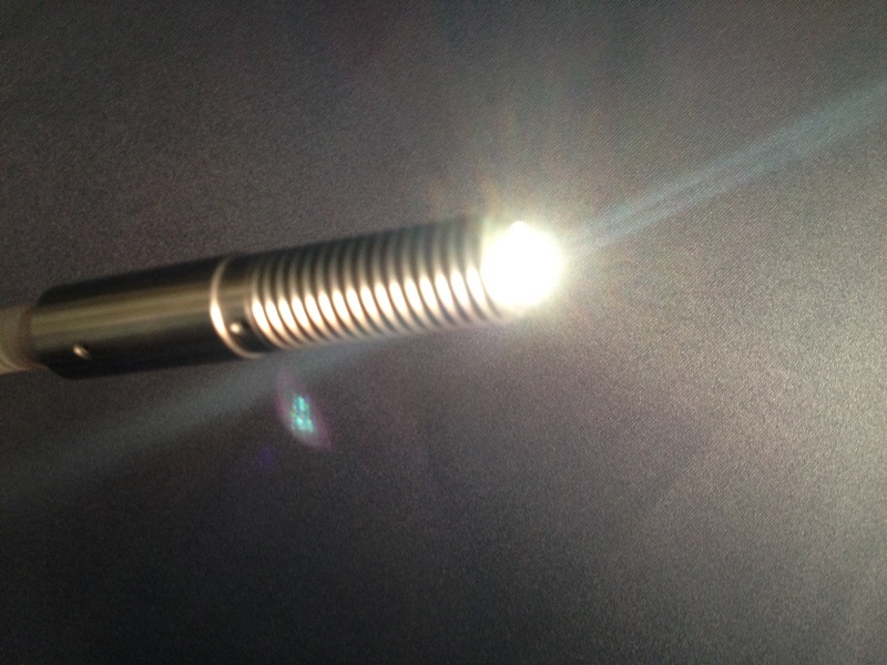 集めた光を伝送する石英製専用光ファイバケーブル