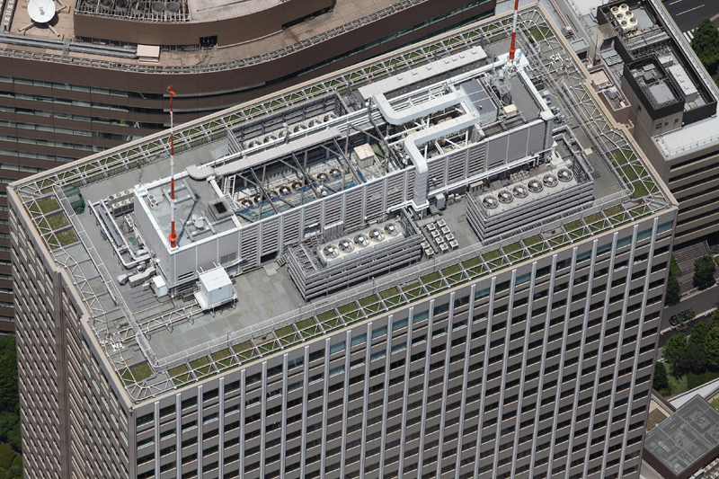 高さ147mの耐負圧力に耐える工法で、超高層ビルにも施工。