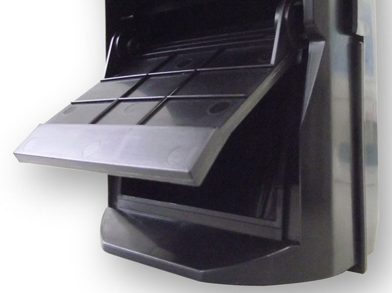 逆止弁。ベース部の逆止弁で床下内からの湿気の逆流を防止する。