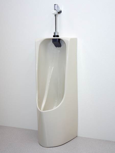 LU-370　定価151,500円
水洗化対応小便器（デラックス）