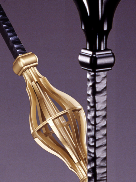 １５×１５幅の立子をメインに中央部分がしなやかに膨らむ装飾手摺子。