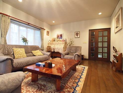 天然のマグマ素材・シラスが持つ優れた消臭・調湿機能により、室内の空気質を劇的に清浄化。