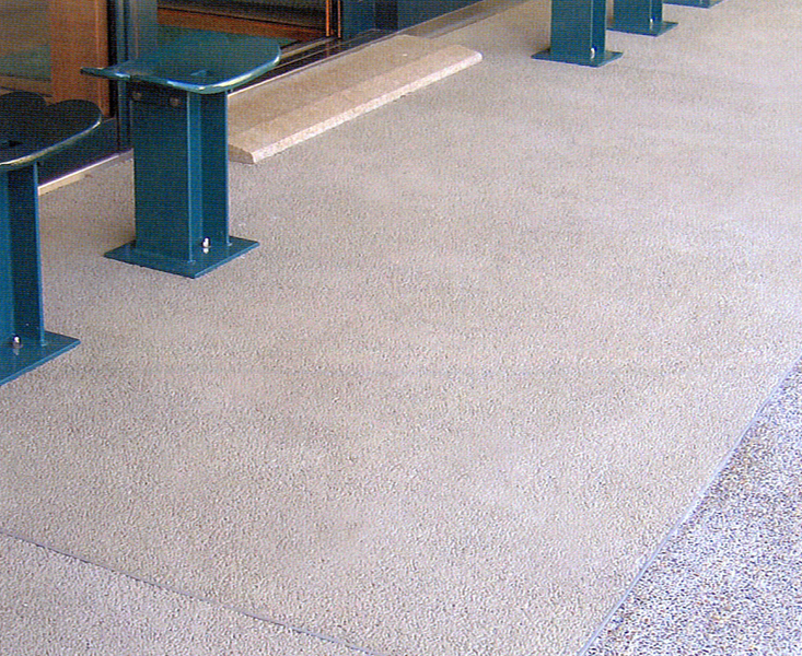 無機顔料で調色しているため、紫外線や風雨による退色・劣化がなく長寿命。