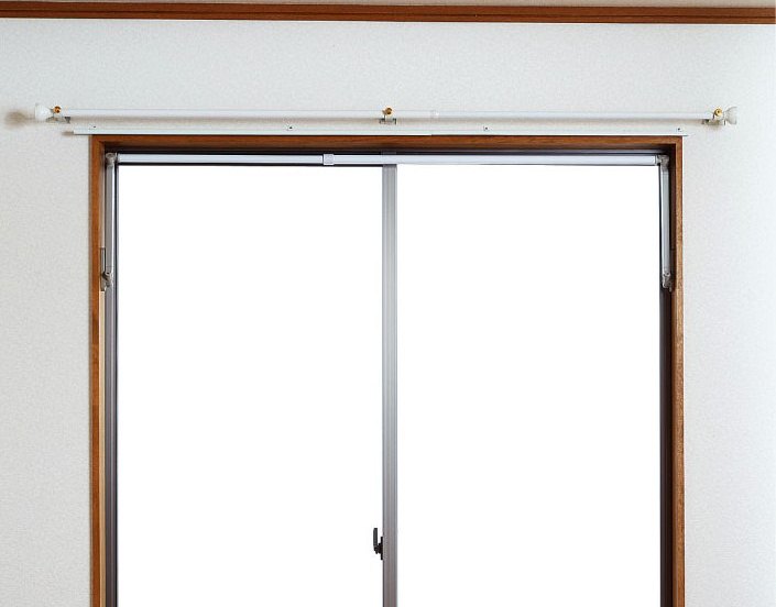 収納した時 窓枠に竿ごと収納