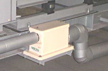 軽い : 重量は鉄の1/5程度。搬入据付に便利
錆びない : FRP製品だから錆びを追放し、内外面からの腐食も全く心配なし。
防臭効果 : フロート弁の採用により、封水切れしにくく、防臭・逆止効果がある。