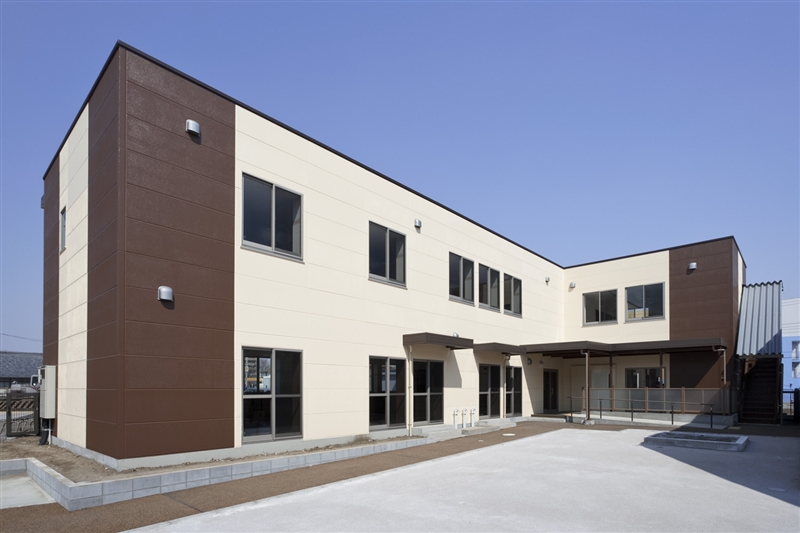 耐火仕様も選択可能。2階建ての保育園や社員寮、防火地域内の建築にも対応できる。