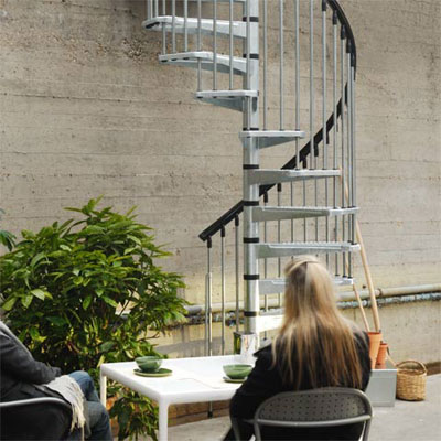その他、屋外用スパイラル階段など多様な製品を用意。
