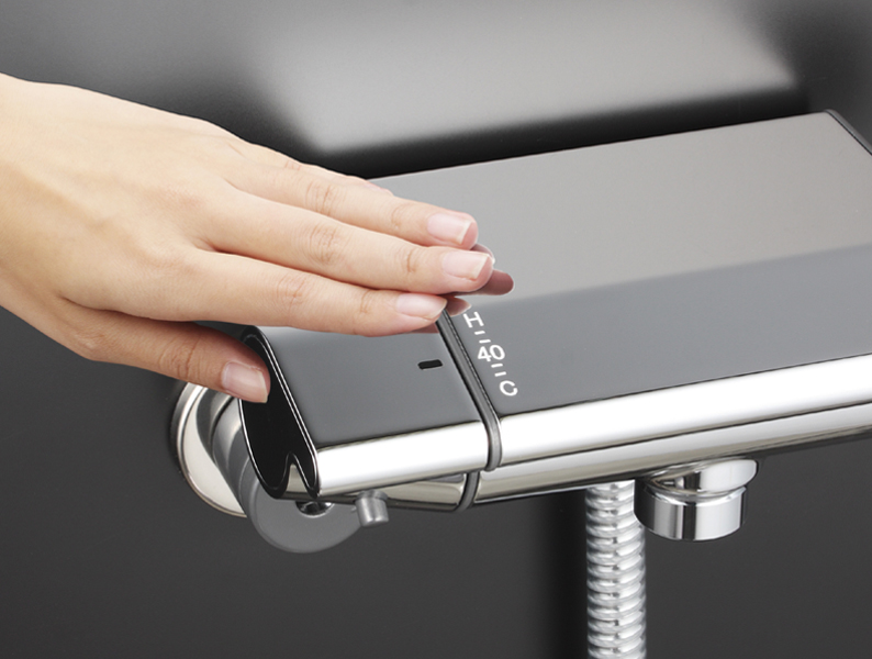 触れても熱くない安心設計ボディ