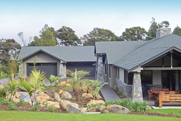 カラーバリエーション：フォレスト ダークグリーンにブレンドされたストーンにチャコールのフラッシングラインでアクセントをつけている。