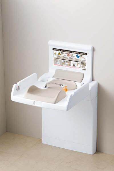 Combi 縦型おむつ交換台スマートホールド