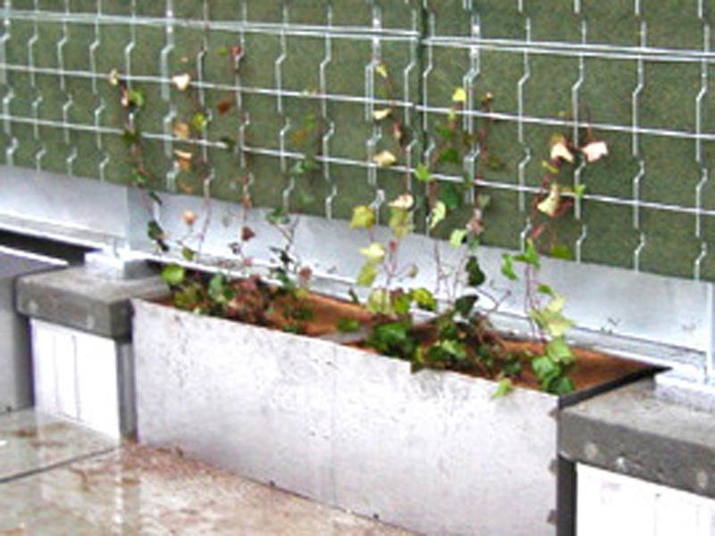 「ステンレス板タイプ」 耐久性に優れ、排水管を直接接続することで下場を汚さずに排水が可能。