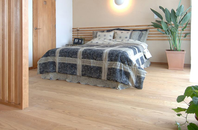 樹種：ホワイトアッシュ　カラー：キャメル　仕上げ：オイル&ワックス　サイズ：Ｔ13.5×Ｗ136×Ｌ1820（mm）