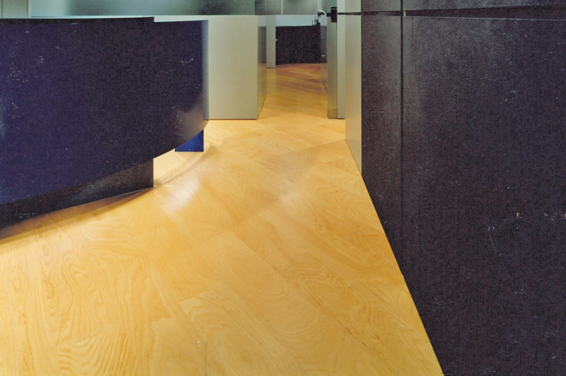 オッティモ　樹種：ブナ 仕上げ：クリアUVウレタン 