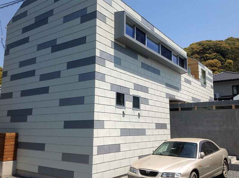 住宅使用例（3色ランダム葺き）