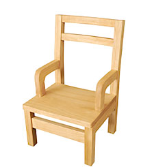 ［桐ベビーチェア］塗装品 厚み×幅×高さ：320×300×540(SH210)mm 重量：1,600g 税込希望小売価格：31,000円(送料別) 「グッドデザインエキスポ」出展作品