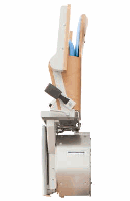 レール占有幅10cm、レール幅7.6cm。いす折りたたみ幅25cmというスリムサイズ。