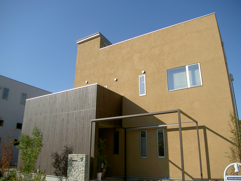 ・高級感のある塗り壁を低コストで実現 エコサームの高い柔軟性がクラックを抑制し、目地のない大壁左官仕上げが可能。