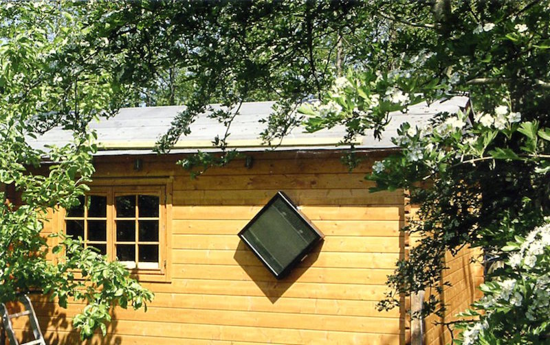 小屋・倉庫 大切な思い出の品や収納品、出荷前の大事な商品を湿気やカビから守る。