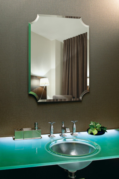 BB-1 Sharp(縦横兼用) \100,000
W550XH700　吊り仕様
洗面所用防湿加工済
