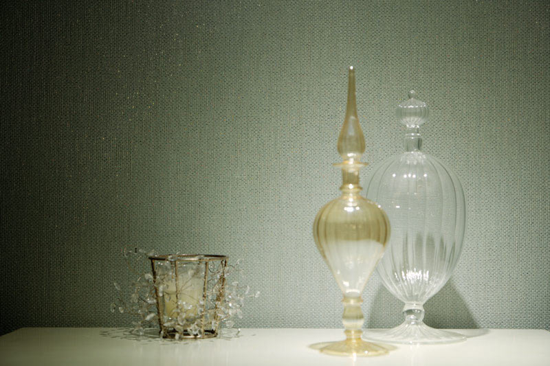 花火/NR8051～NR8055
コンセプトは「上品に輝くラメ糸の美しさ」。
光の角度によって、変化するラメの色が楽しめる。 さまざまな色に輝き、華やかな表情を見せる。