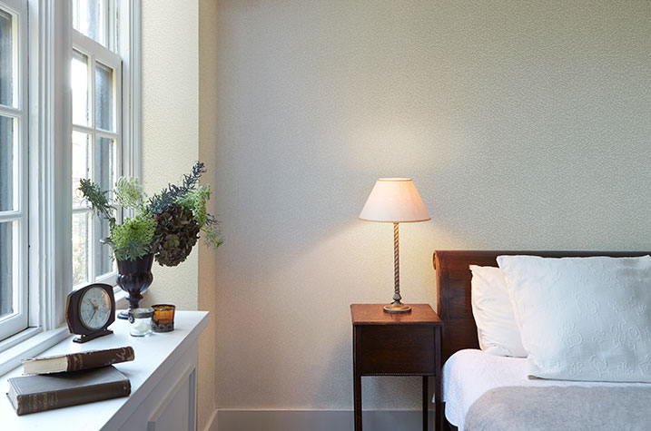 ガラスビーズ/ARV511～ARV515
カラープリント紙にガラスビーズで柄付けした製品。照明を当てるとライティングの加減で、ガラスビーズがきらめく。